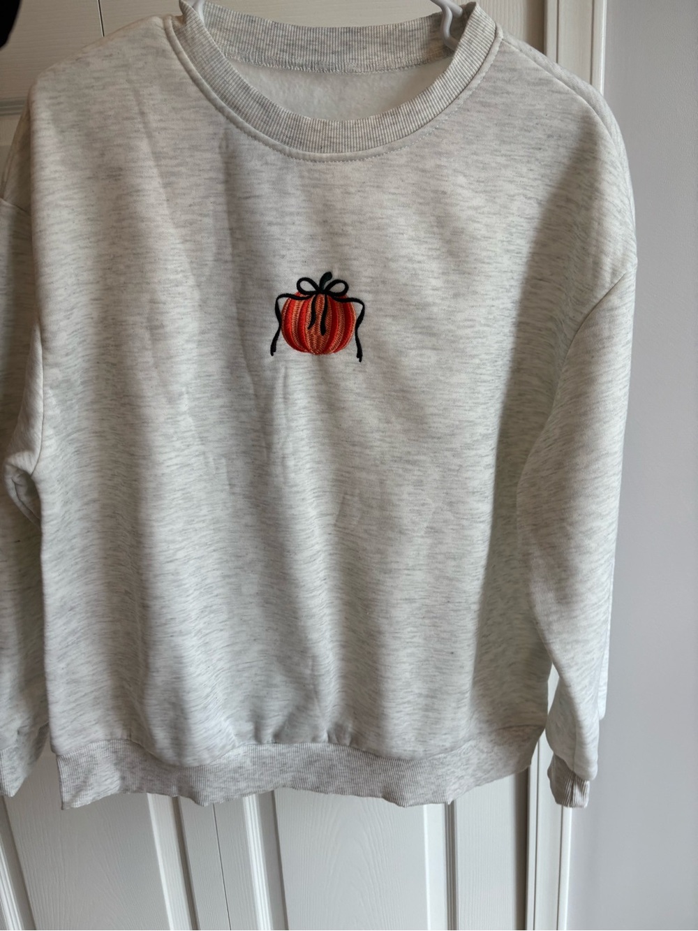 Light Gray Women’s Crewneck Sweater with Embroidered Orange Pumpkin